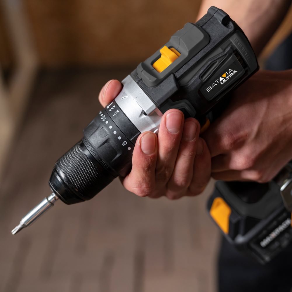 Batavia 18V brushless combi drill 60 Nm. With 2 x battery 4Ah and 1 x charger 2.4A