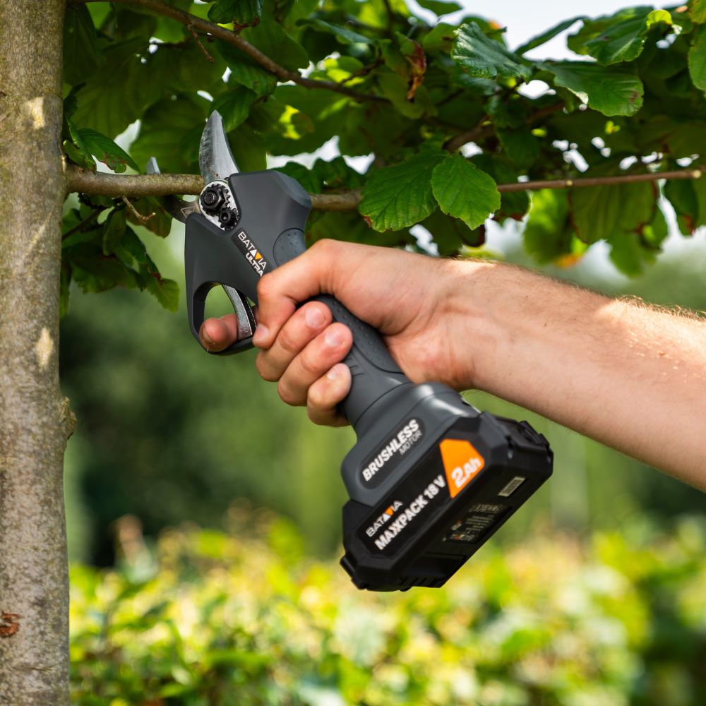 Batavia 18V brushless pruner 30 mm. Without battery and charger